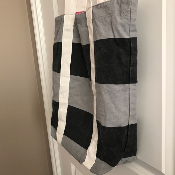 PINK tote bag, gray and black with cream handles, pink interior - Picture 4 of 12